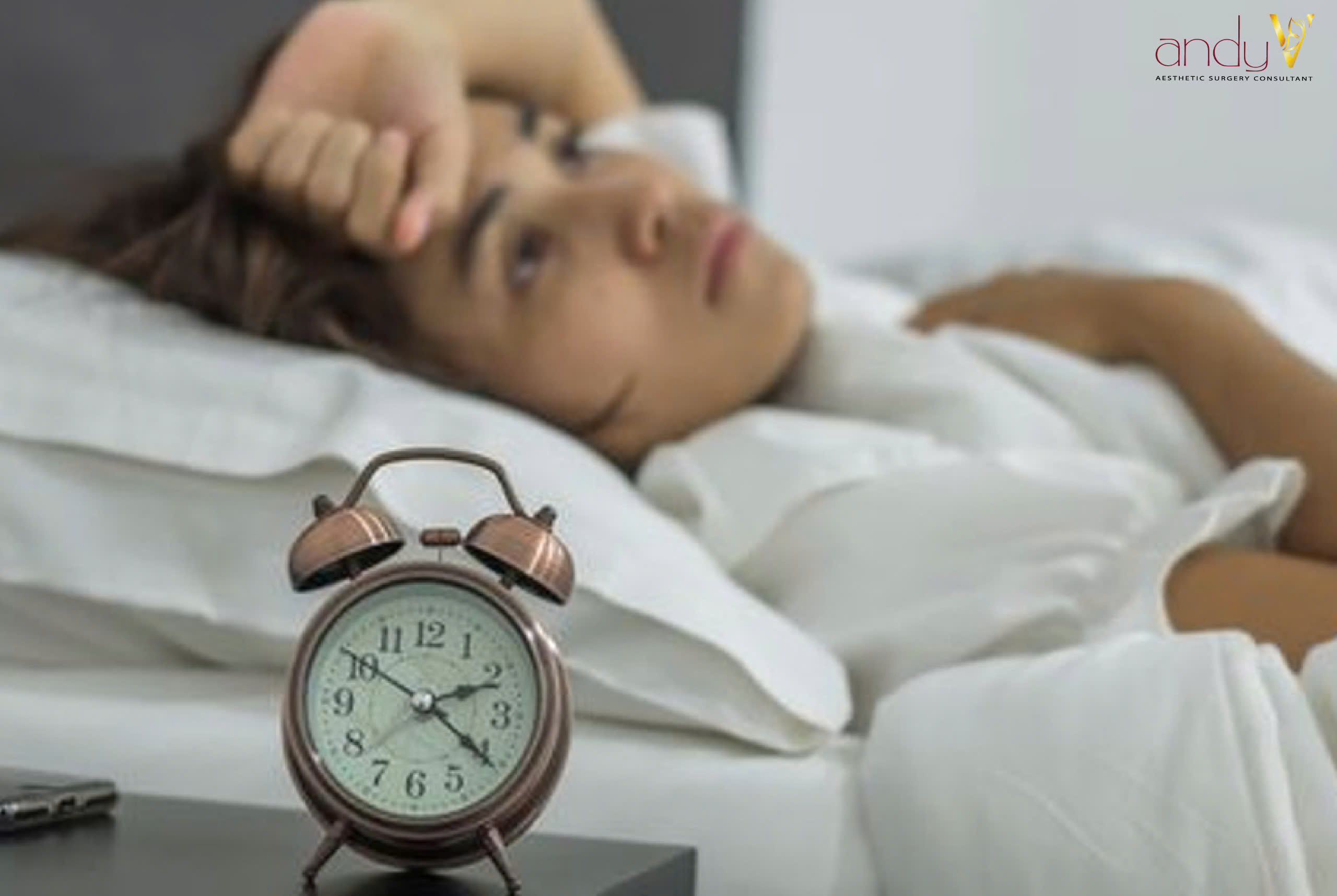 Đôi mắt thâm quầng tố cáo đêm trắng, giấc ngủ chập chờn, ngày dài uể oải